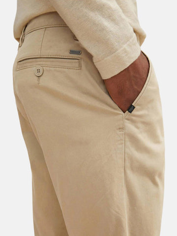 Satenaste elastične kratke hlače chino